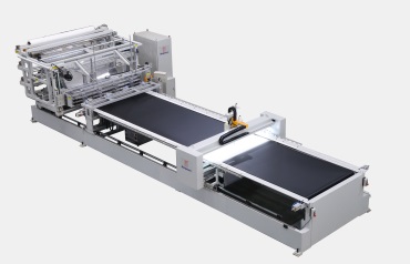 防護(hù)服的裁剪、縫制一體機(jī)