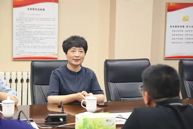 寶坻區(qū)總工會(huì)領(lǐng)導(dǎo)深入基層，為企業(yè)職工送關(guān)懷！